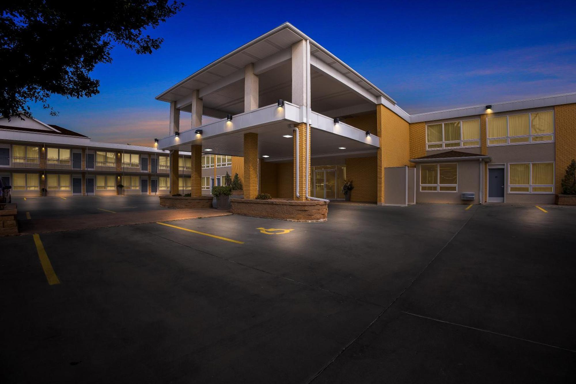 צ'מברליין Best Western Lee'S Motor Inn מראה חיצוני תמונה