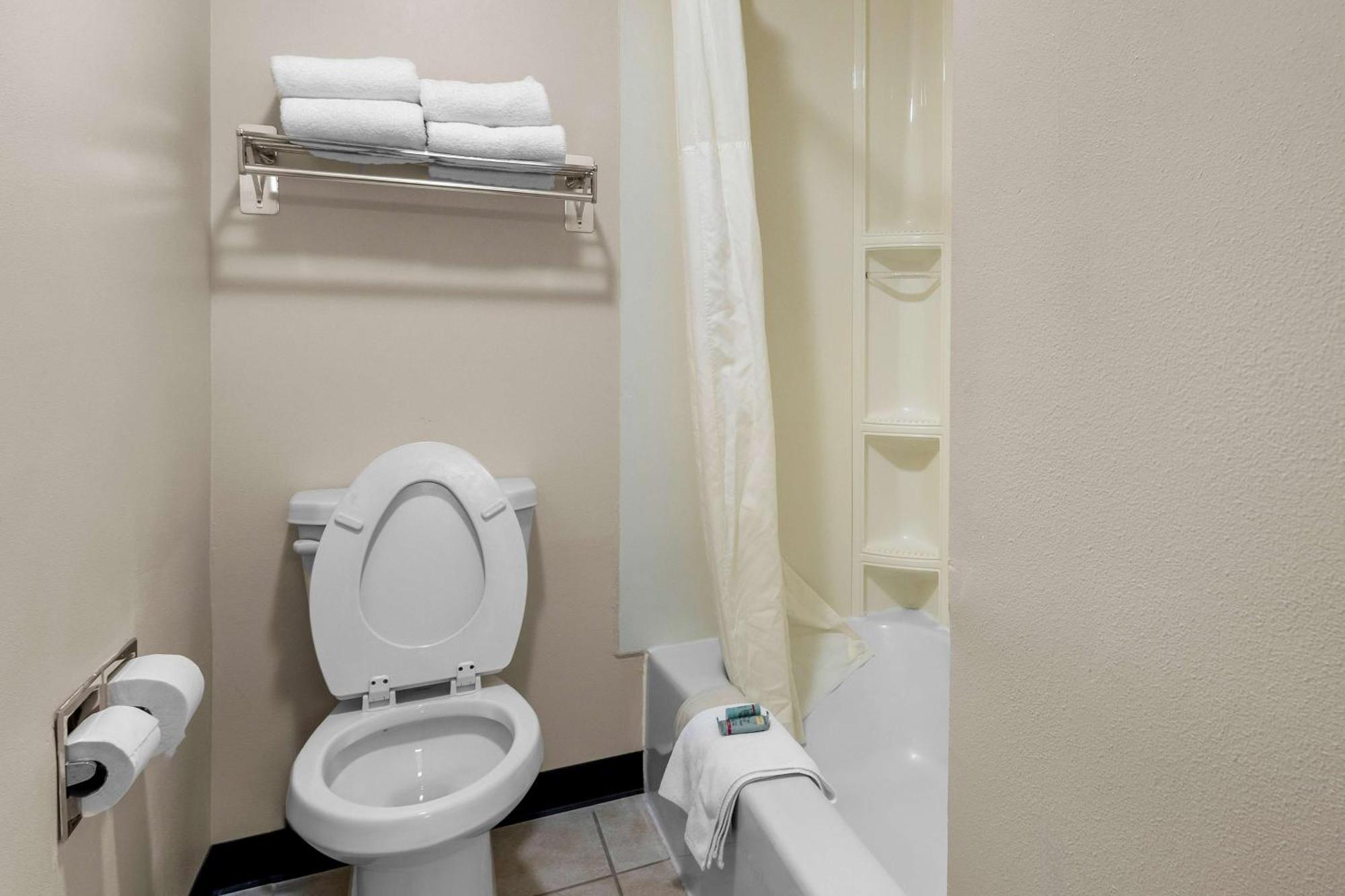 צ'מברליין Best Western Lee'S Motor Inn מראה חיצוני תמונה