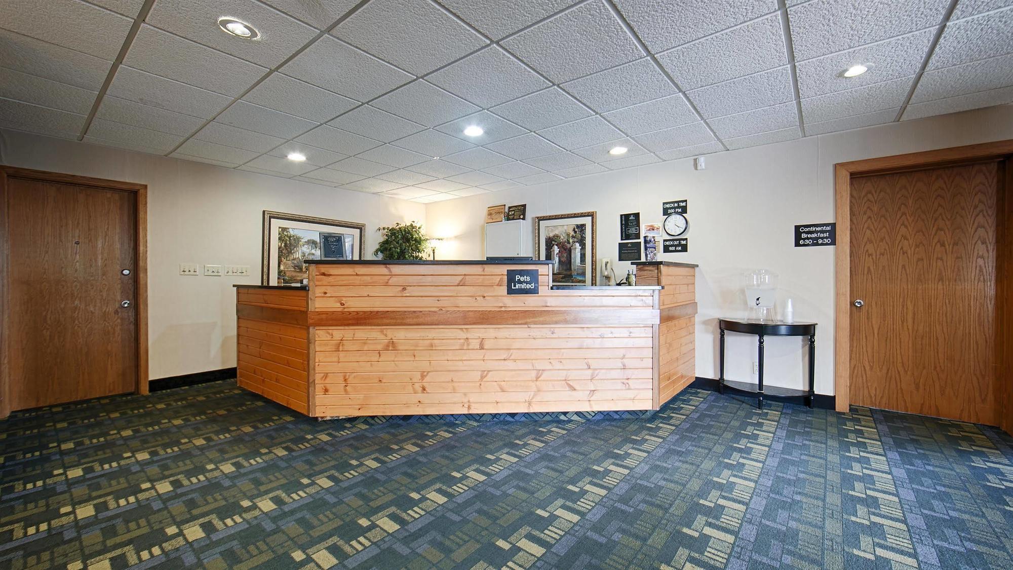 צ'מברליין Best Western Lee'S Motor Inn מראה חיצוני תמונה